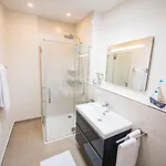 Geraeumiges In In Strandnaehe بيت للعطل *