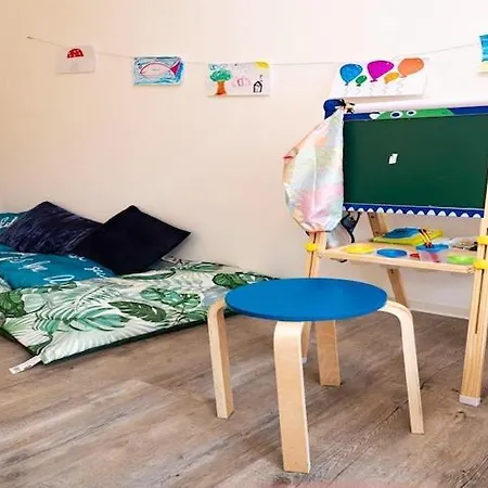 Spacious In Near Seabeach