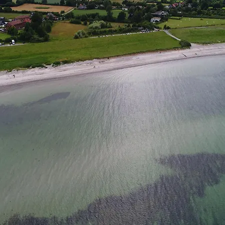 Nyaraló Geraeumiges In In Strandnaehe *