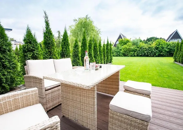 Geraeumiges In In Strandnaehe 담프