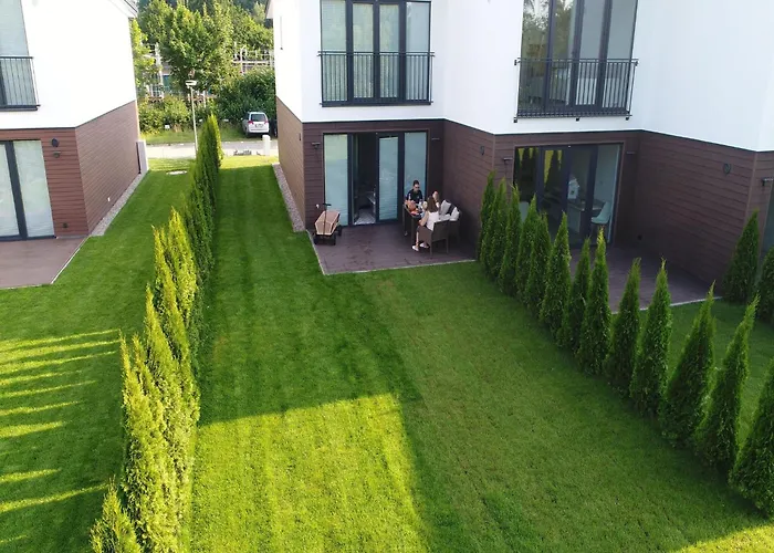 펜션 Geraeumiges In In Strandnaehe