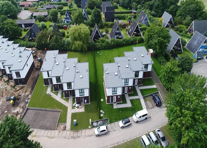 펜션 Geraeumiges In In Strandnaehe *